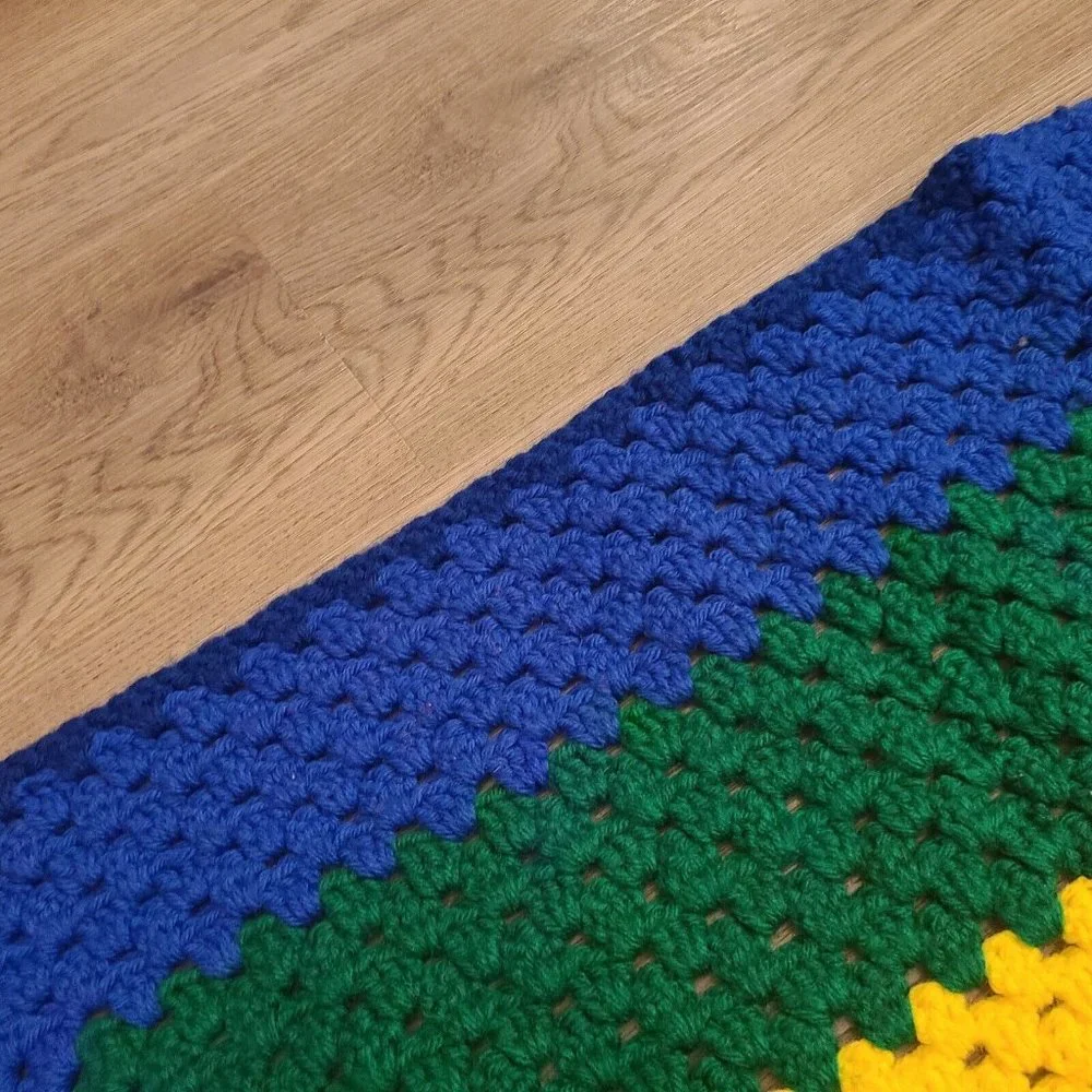 VTG Granny Square 35x35 Crochet Throw Blanket Afghan Colorful Blue Green‎ Red